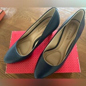 Kelly & Katie Genna Pump - Navy leather